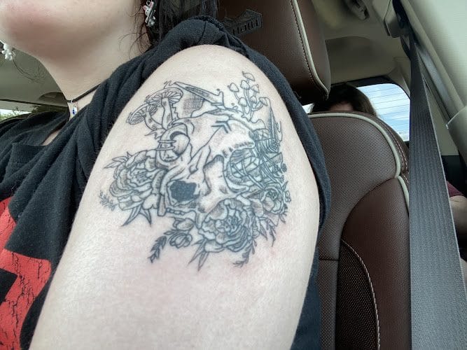 Dragonz Eye tattoo Studio