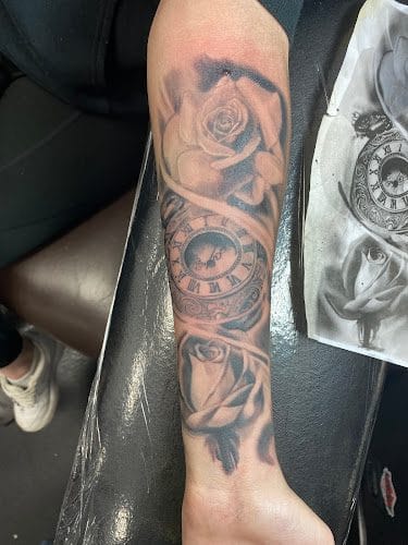 Gravitas Tattoo