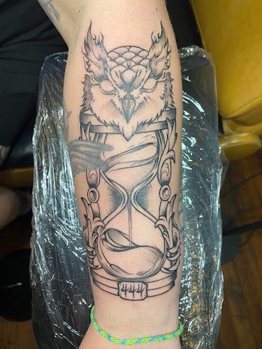 Pizzazz Piercing & Tattoo