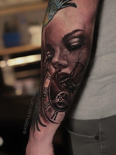 Select tattoo studio