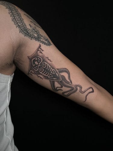 Shaky Needle Tattoo