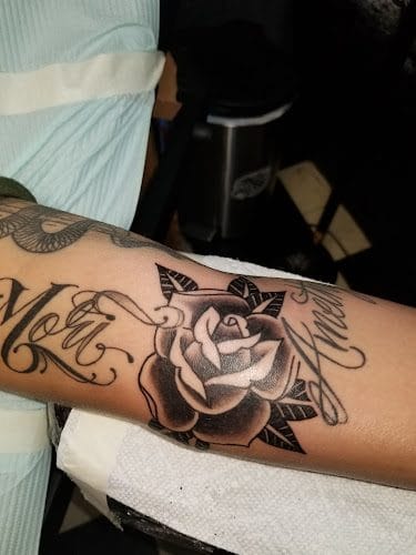 Vato Loco Tattoo & Piercing